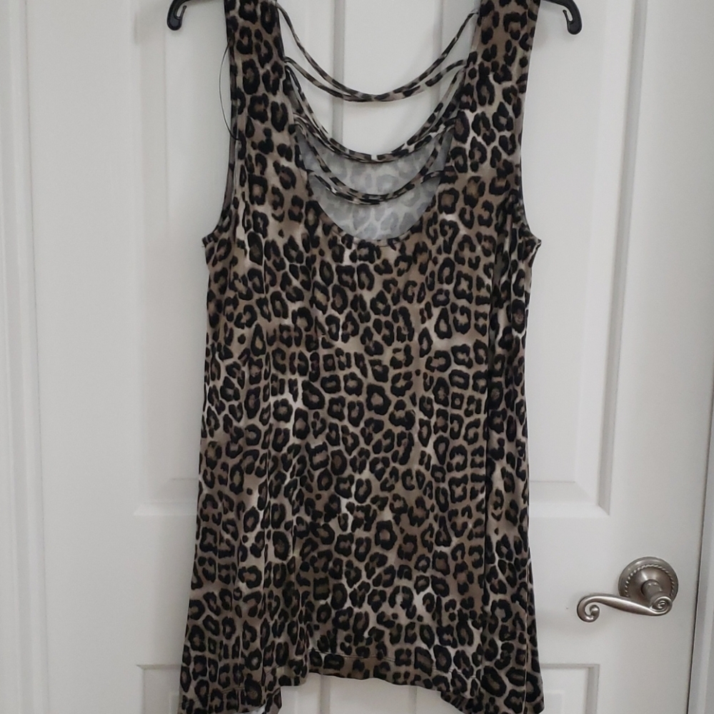 Top - Picture 2 of 3